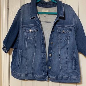 Cropped denim jacket